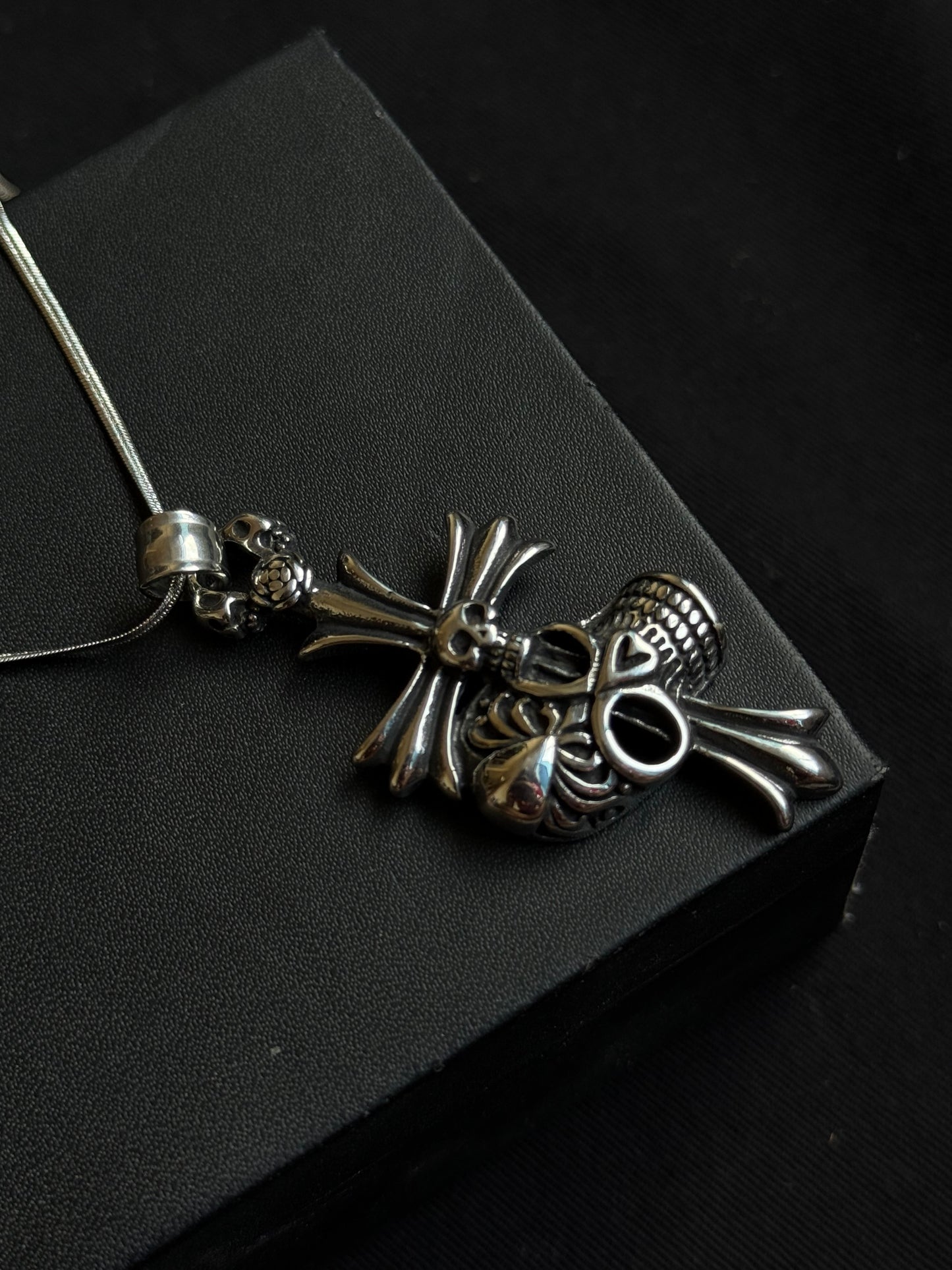 CH PENDANT (Stainless steel)