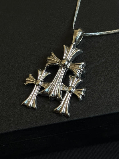 CH CROSS PENDANT