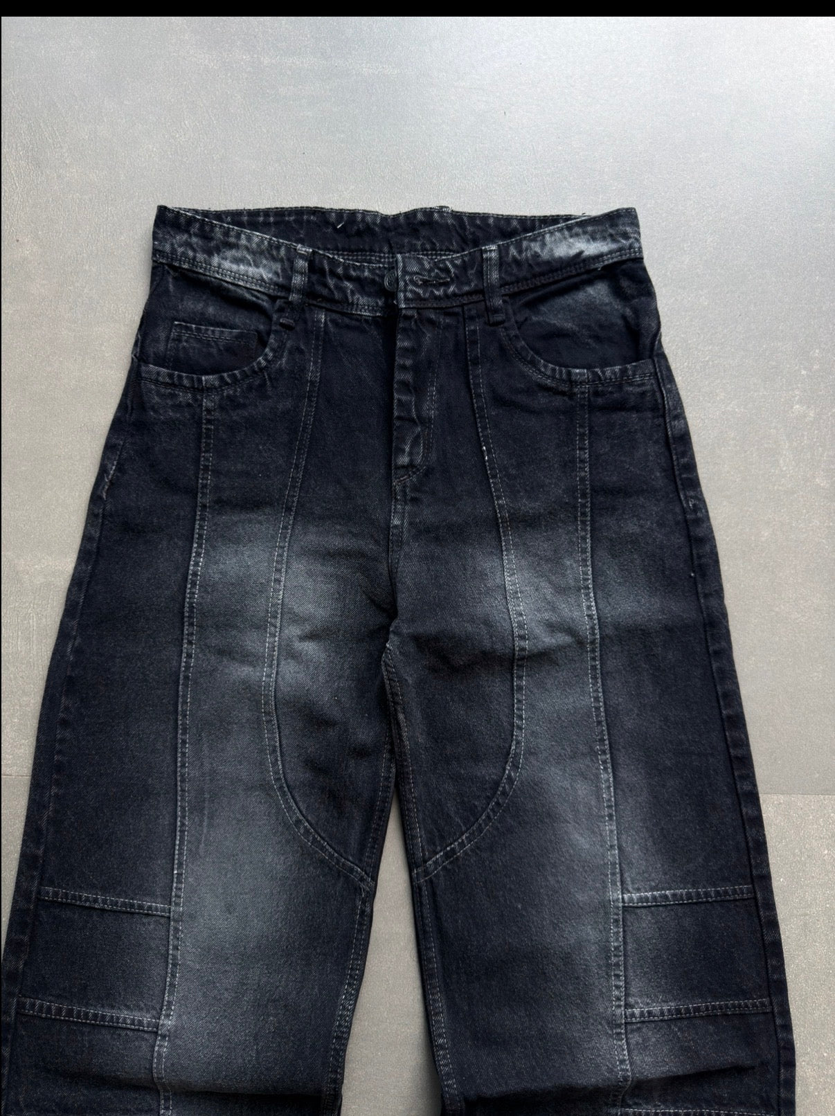WASHED PANEL WIDE- LEG DENIM