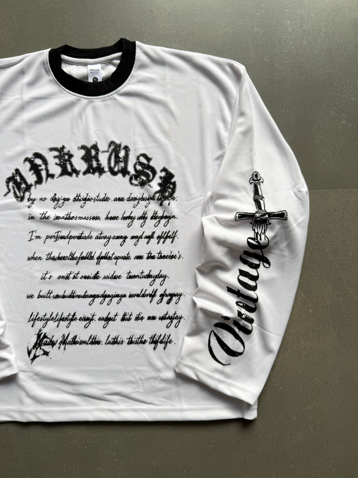 GRAPHIC WAFFLE TEE