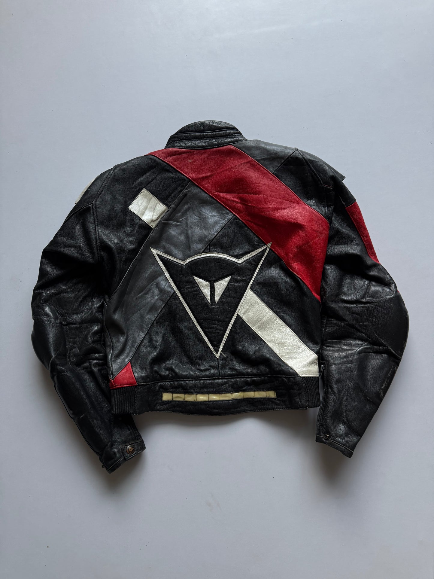 VINTAGE 90’s RARE DAINESE LEATHER RACING JACKET 
(Rare find) (Safety pads)