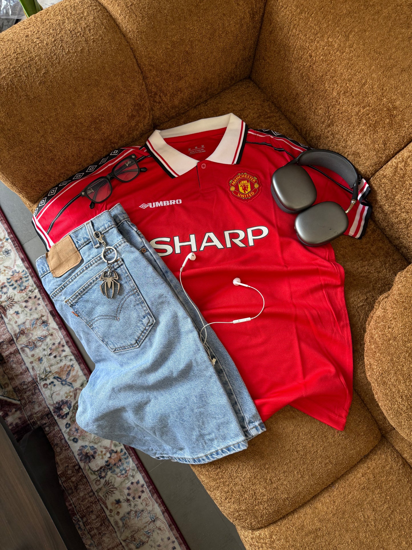 MANCHESTER UTD RETRO JERSEY