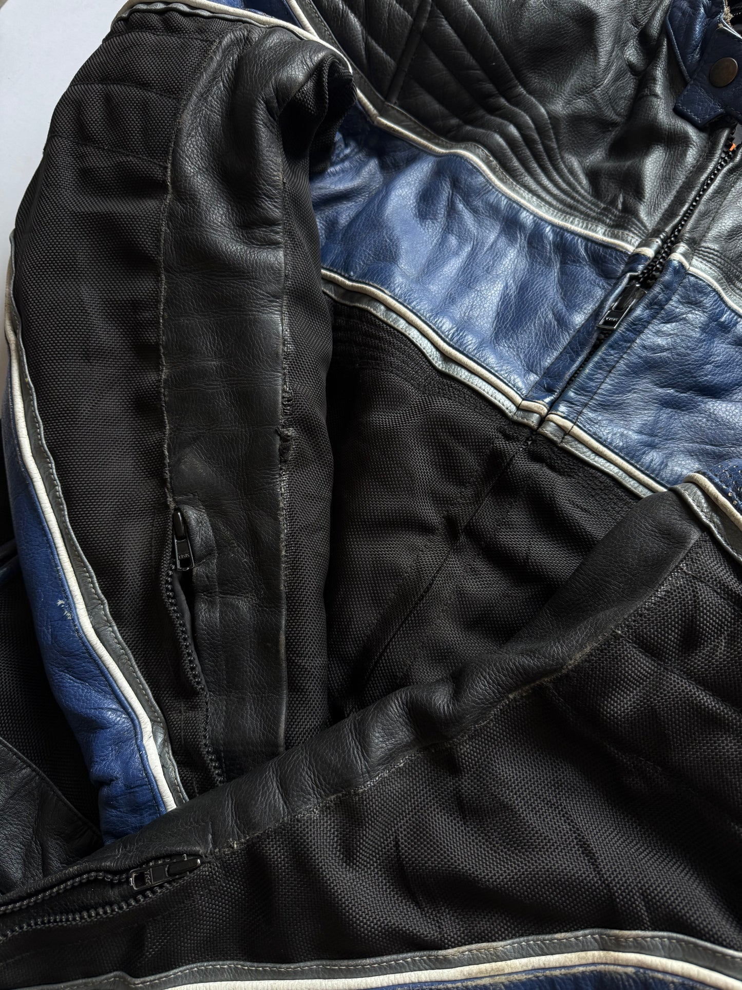 VINTAGE LEATHER BULLFIGHTER RACING JACKET 
(Safety pads)