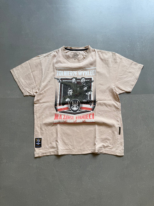 GRAPHIC TEE