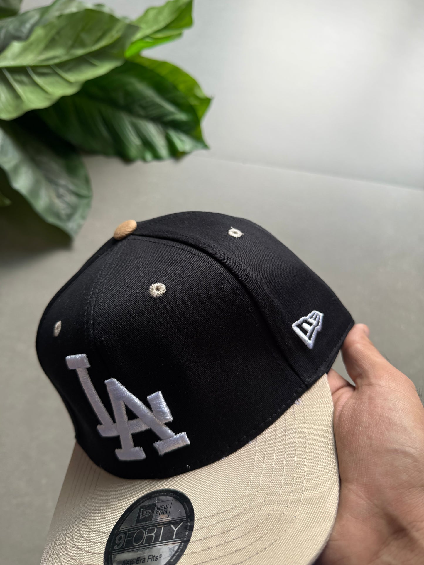 LA FITTED CAP
