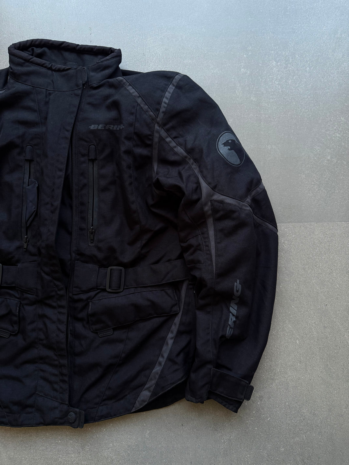 VINTAGE BERING GORETEX RACING JACKET (safety pads)