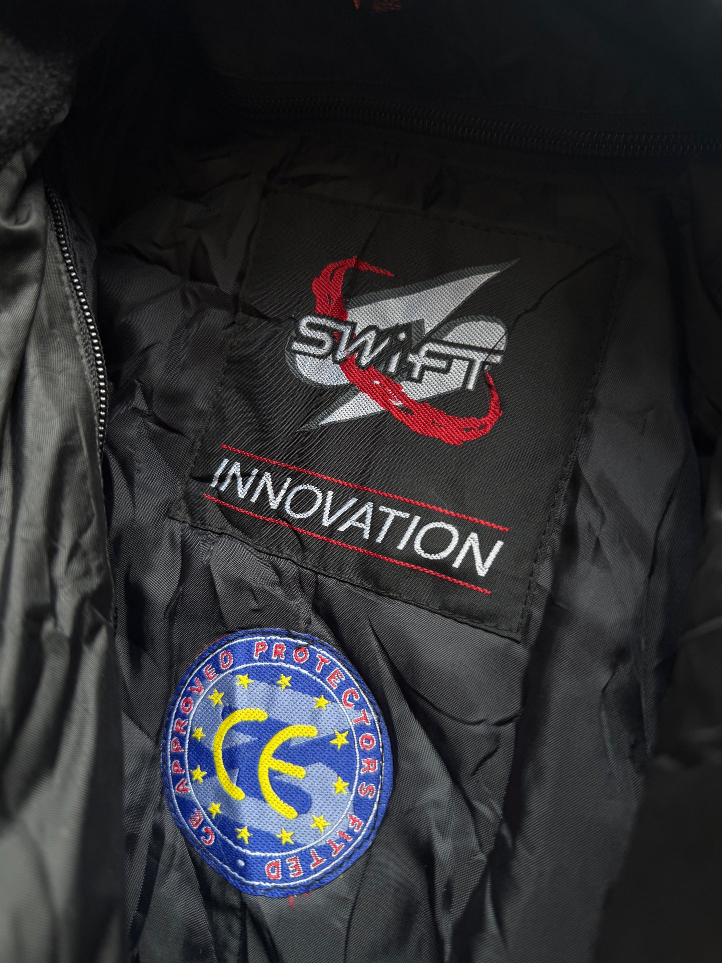 VINTAGE SWIFT SPEED QRACING JACKET 
(Looks good) (safety pads)
