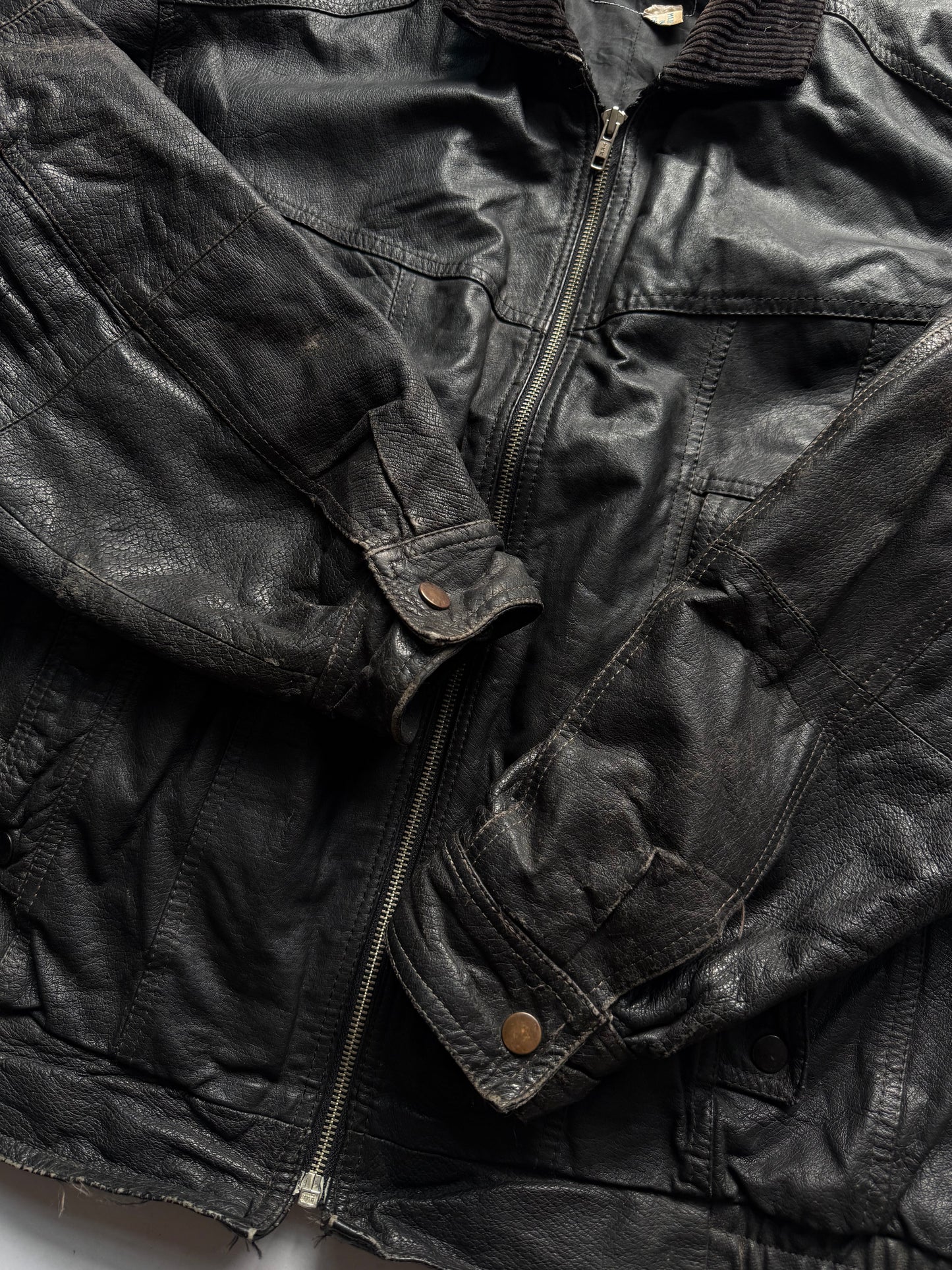 VINTAGE LEATHER JACKET