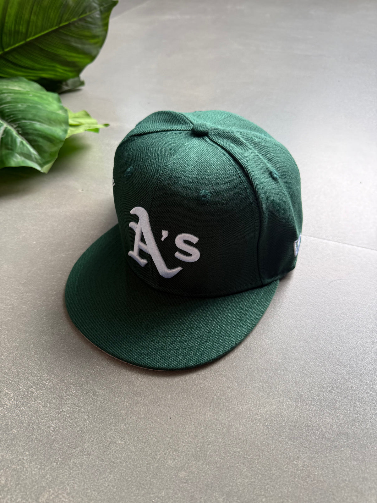 OAKLAND EMBROIDERED FITTED CAP