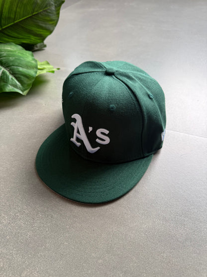 OAKLAND EMBROIDERED FITTED CAP