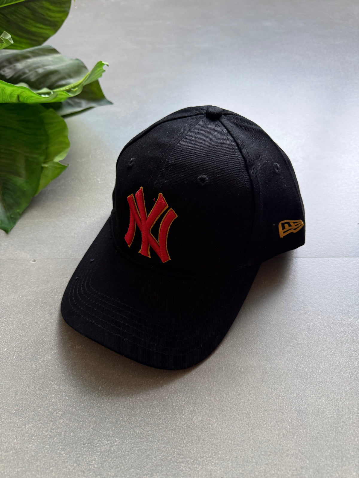 NY FITTED CAP