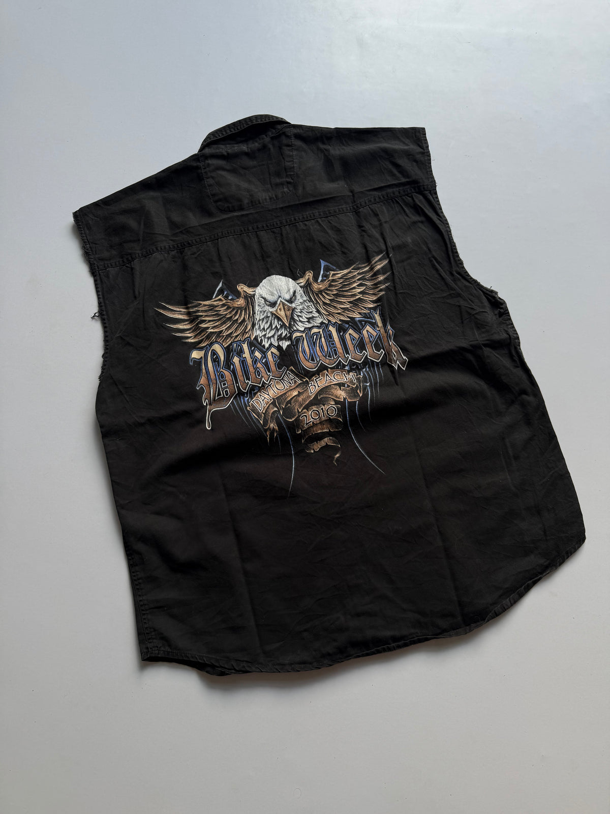 VINTAGE HERITAGE DAYTONA BEACH CLUB 2010 DISTRESSED SHIRT